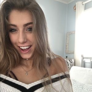 Meet your Posher, Caroline